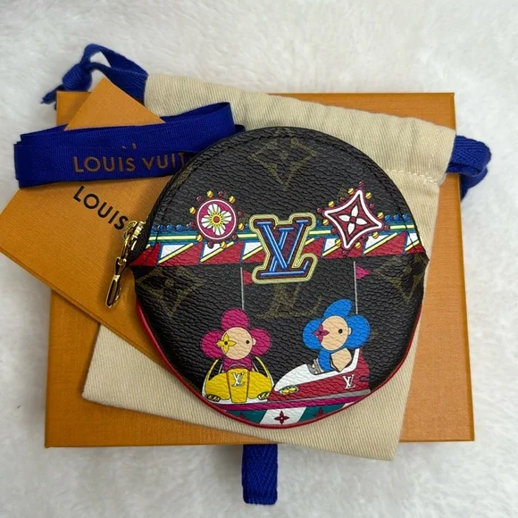 Louis Vuitton Christmas 2020 Vivienne Monogram Round Coin Purse - Full Set - Picture 1 of 9